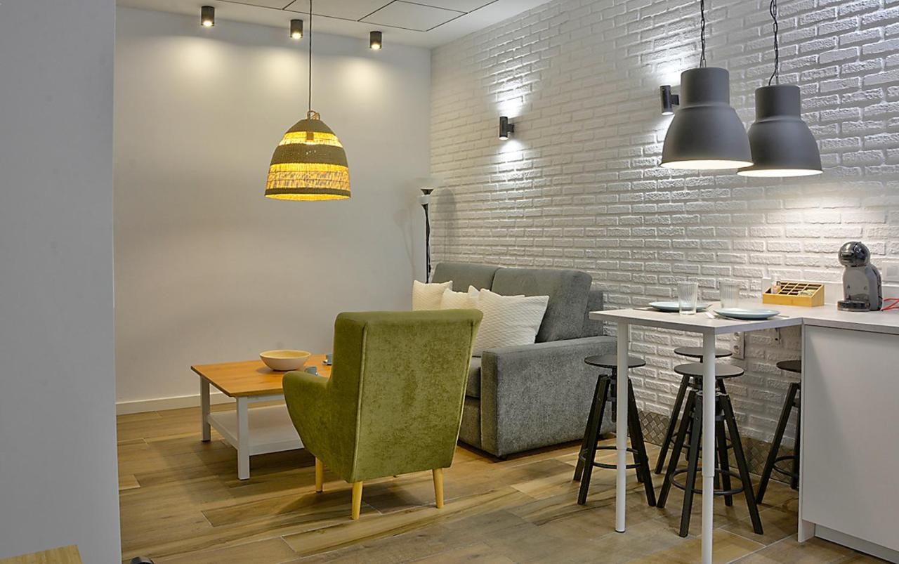 Apartsuite B&R Triana Arellano Севиля Екстериор снимка