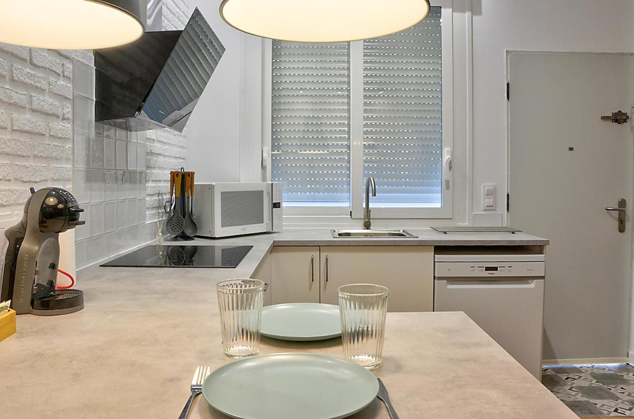 Apartsuite B&R Triana Arellano Севиля Екстериор снимка