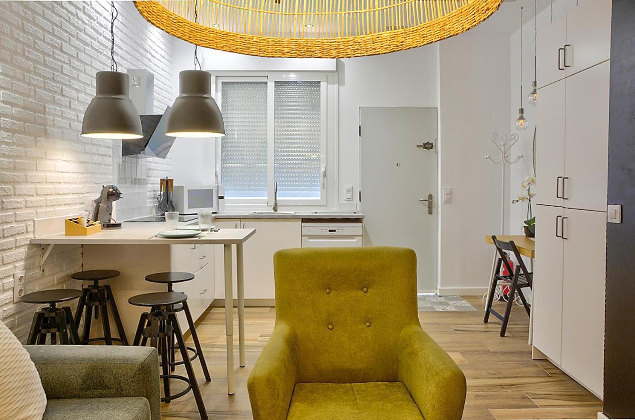 Apartsuite B&R Triana Arellano Севиля Екстериор снимка