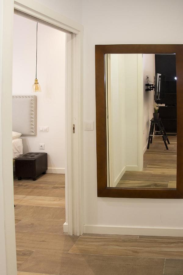 Apartsuite B&R Triana Arellano Севиля Екстериор снимка